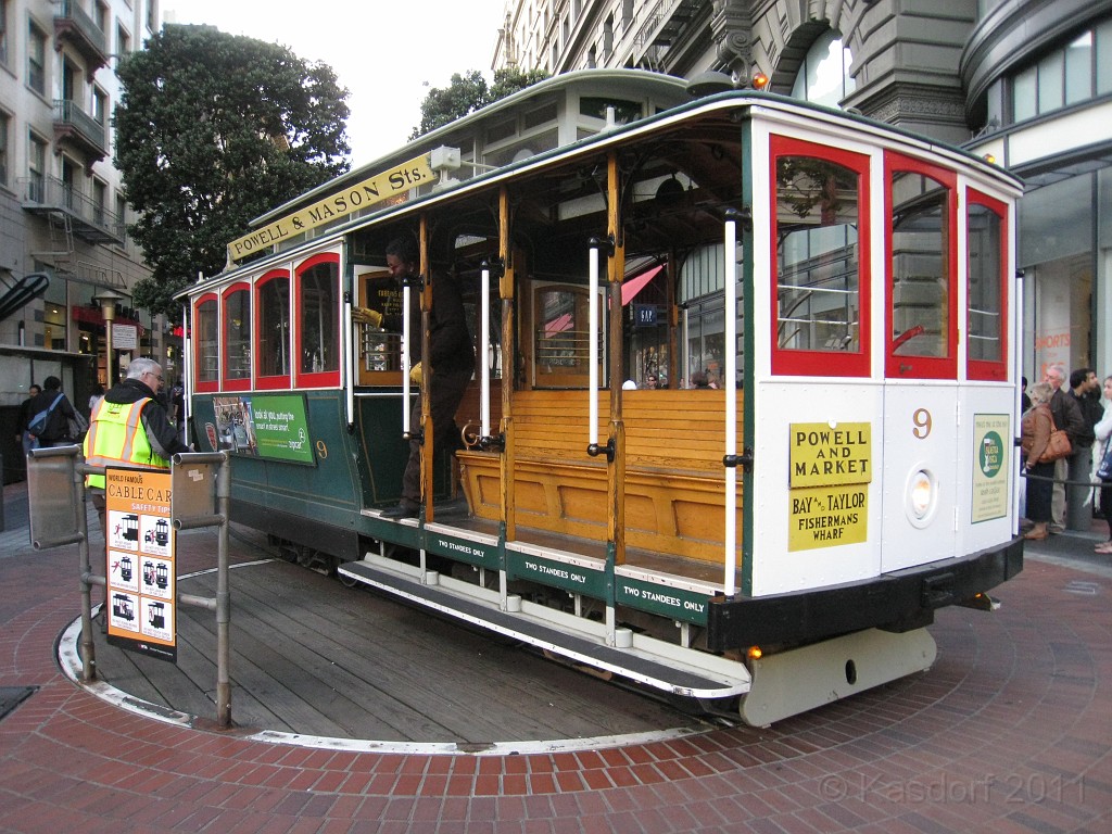 2011 Bay 2 Breakers Saturday 0990.JPG - I was able to participate in the 2011, 100th anniversary of the San Francisco Bay to Breakers 12K race. A great weekend for sight seeing and racing.
